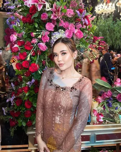 Heboh Sarah Gibson Singgung Dugaan Perselingkuhan, Ungkap Ciri-ciri Wanita yang Diduga Jadi Orang Ketiga