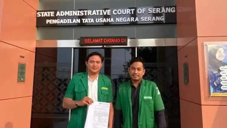 LBH Ansor Kota Tangerang Selatan menggugat pengukuhan Bambang Noertjahjo sebagai Sekda ke PTUN Serang karena diduga cacat formil