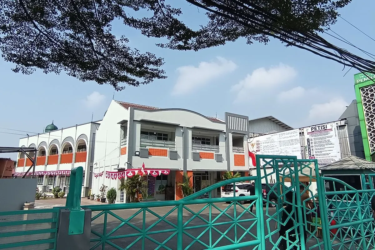 ilustrasi gedung sekolah islam pembangunan