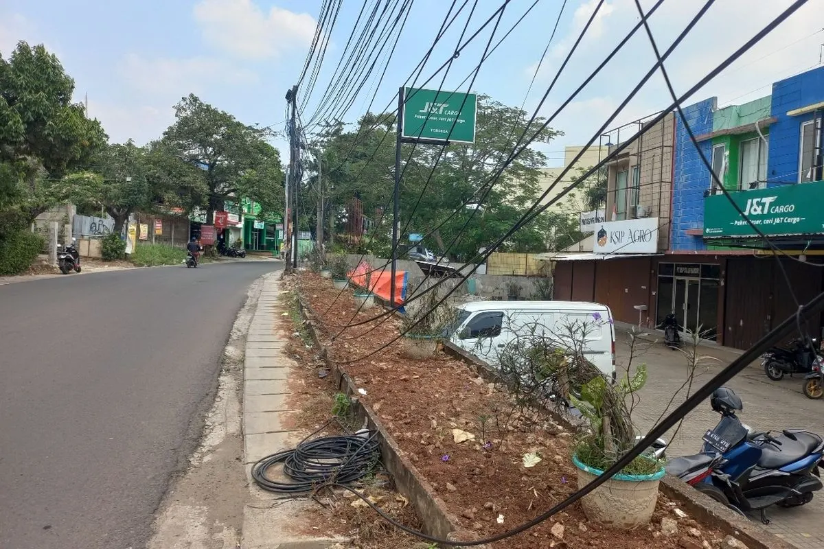 Pemkot Tangsel Cari Solusi Kabel Semrawut, Siapkan Tiang Terpadu