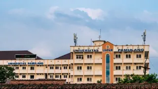 Mahasiswa UNPAM Ajak Siswa SMK Putra Satria Belajar Bisnis Digital Lewat Media Sosial dan E-Commerce