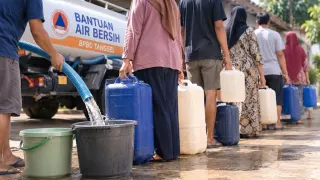Tiga Bulan Kekeringan, Warga Tangsel Kini Andalkan Kiriman Air Bersih